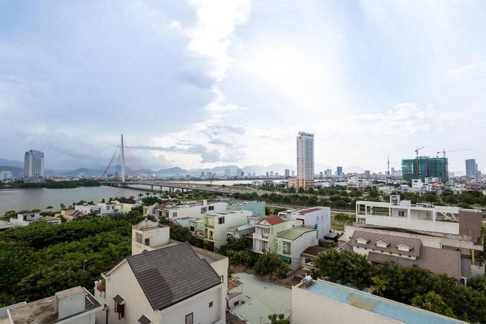Cali Night Hotel Da Nang Exteriör bild